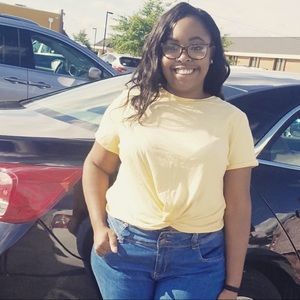 Meet your Posher, Alexis